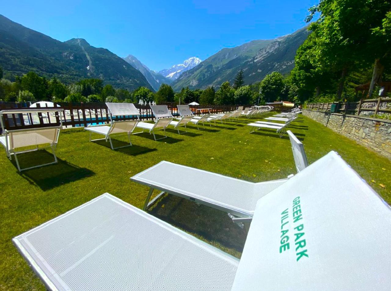 Bijoux Des Alpes - Mont Blanc Village La Salle Exteriér fotografie